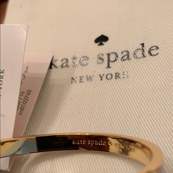 🎉HP🎉 Kate Spade Pink Heritage Spade Bangle ♠️💖 - Picture 6 of 7